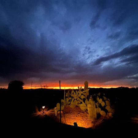 Hole In The Wall Getaway - Usa Mexico Border Bed And Breakfast Columbus 외부 사진