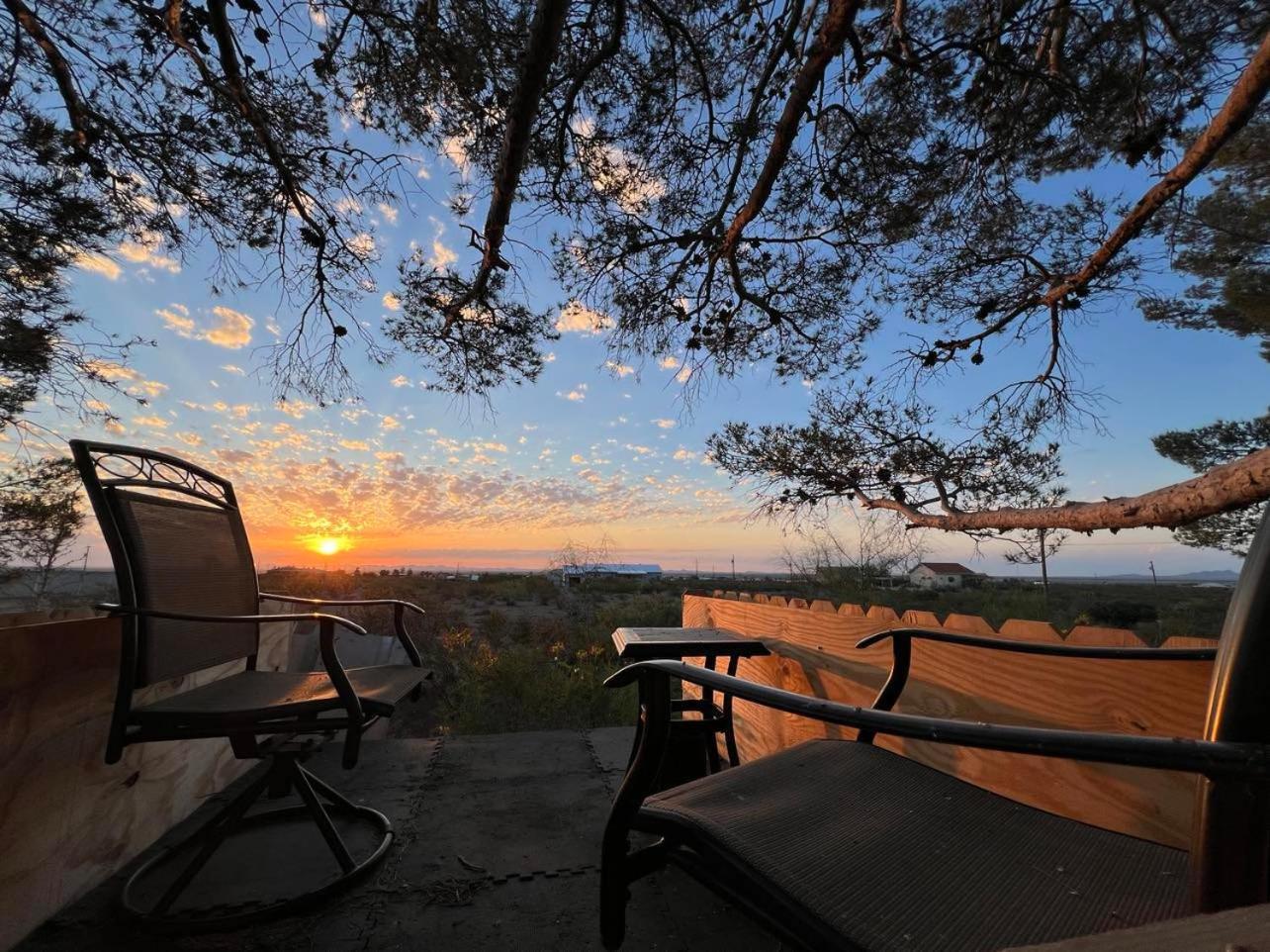 Hole In The Wall Getaway - Usa Mexico Border Bed And Breakfast Columbus 외부 사진